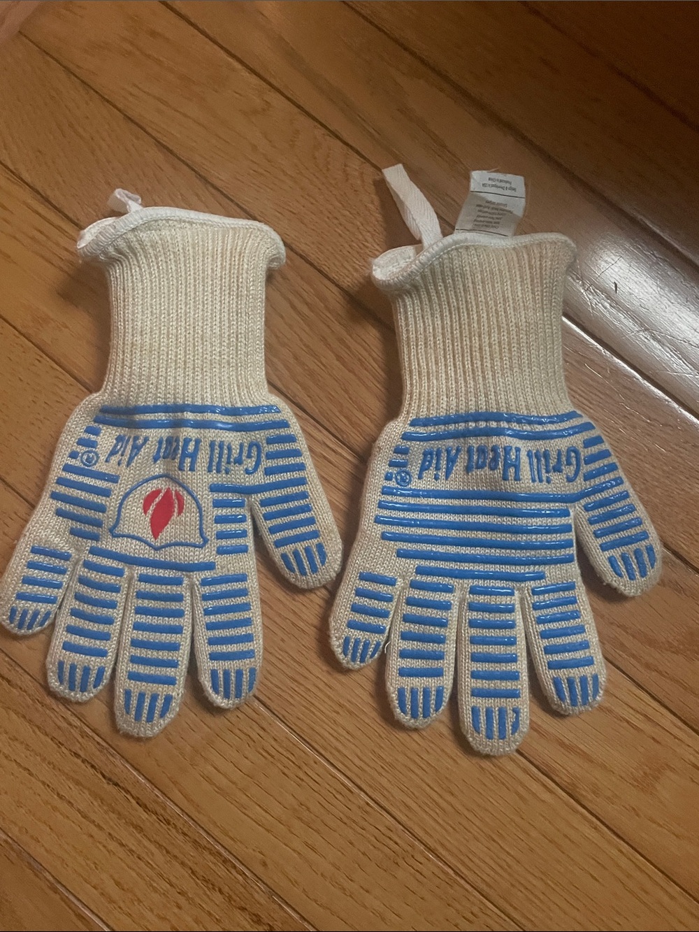 Heat-Resistant Grill Gloves with Blue Grip Stripes